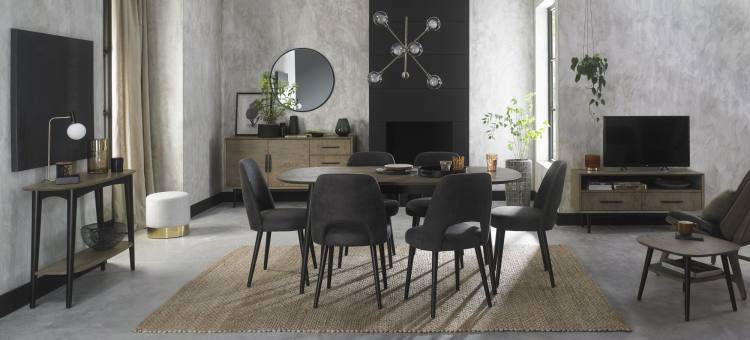 Bentley Designs Vintage Weathered Oak 6-8 Extension Table with Dark Grey Chairs