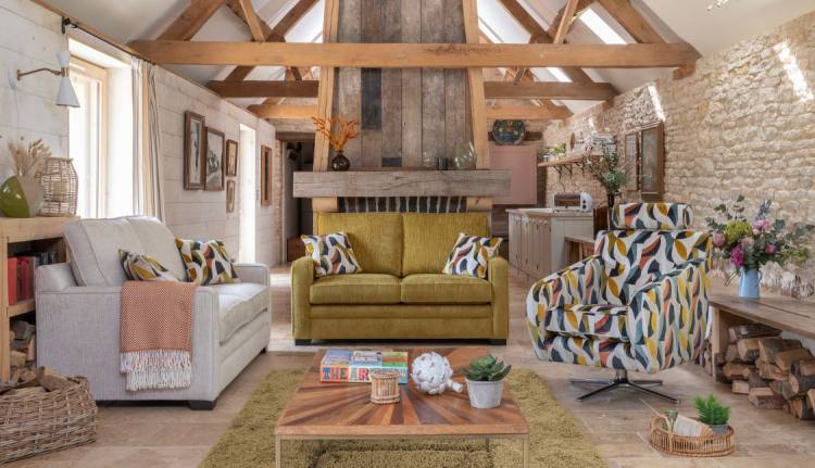 3 seater in 4678. 2 seater sofa/sofabed in 4670. Swivel chair in 4029