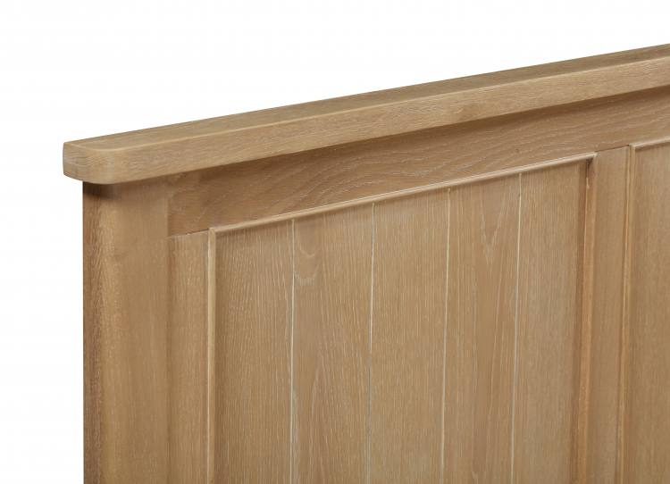 Headboard close-up 