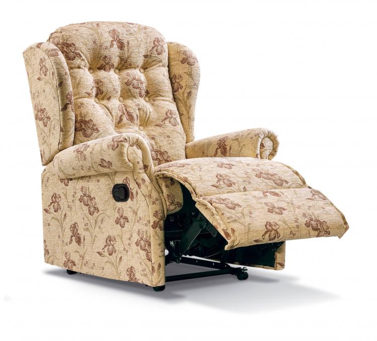 Recliner with manual catch in Coniston Oyster