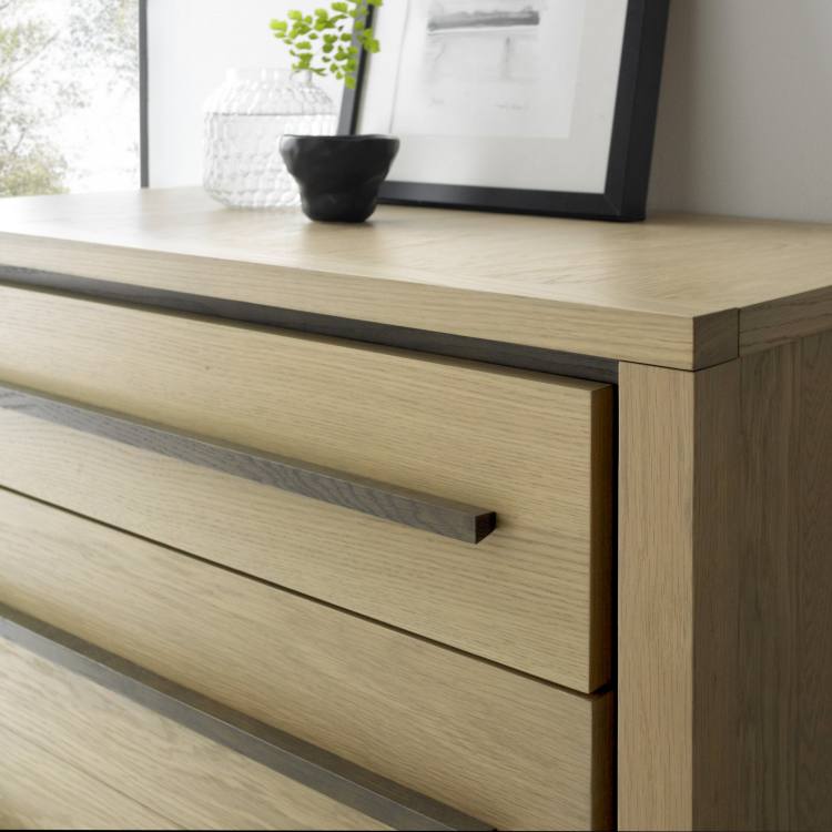 Bentley Designs Rimini Aged Oak & Weathered Oak 5 Drawer Chest Close up of Drawers