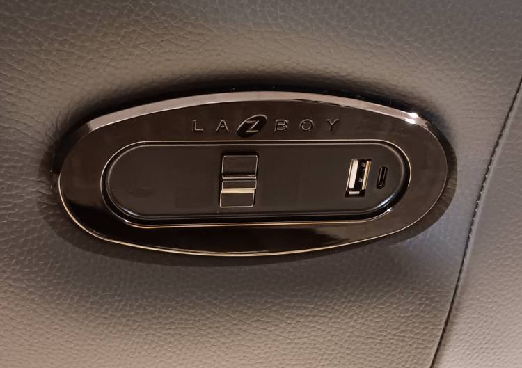 Power side switch with USB port 