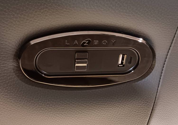 Power side switch with USB port 