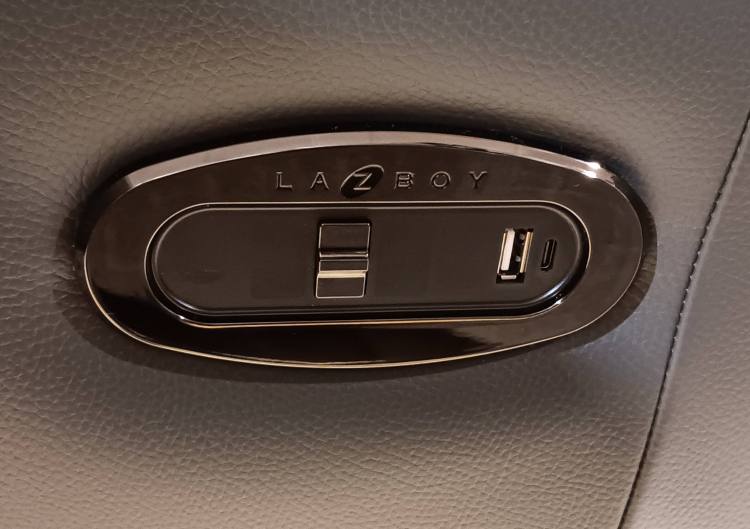 Power side switch with USB port 